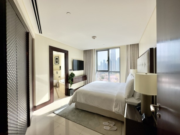 exclusive-fully-furnished-and-serviced-unit-with-burj-view-big-2