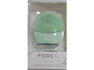 FOREO LUNA 4 Facial Cleansing Brush Green