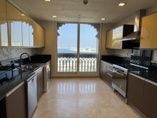 PRIME PENTHOUSE | FULL SEA VIEW | WELL MAINTAINED