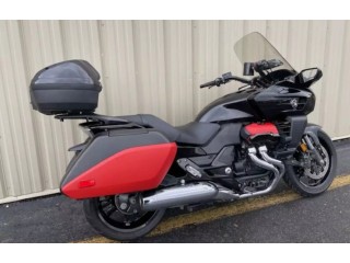 2014 HONDA GOLD WING
