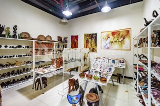 Fitted Retail shop | Near the Metro | Ground Floor