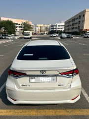 Toyota gli 1.6 white color