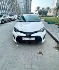 Corolla 1.8l super clean  Very Low Millage 2019