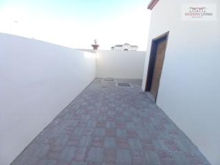 Studio Majlis With Front Yard  Private Entrance Mbz