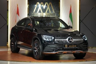 Mercedes-Benz GLC 200 Coupe | 2023 GCC 0km | AMG Package | 20-Inch