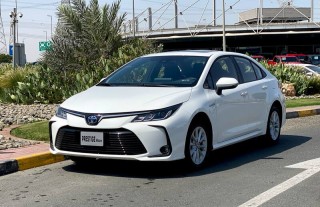 Toyota Corolla 1.8L HYBRID with Sunroof 2022