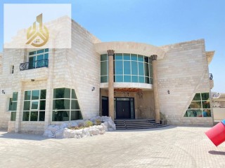 Villa for rent in Al-Azra 7 bedrooms