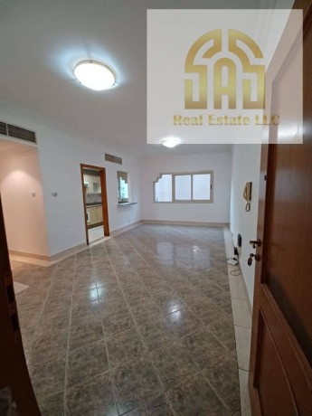 2-bed-room-hall-available-in-mankhool-area-near-viva-super-market-big-0