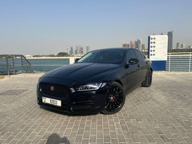 2018-jaguar-xe-gcc-black-edition-big-0