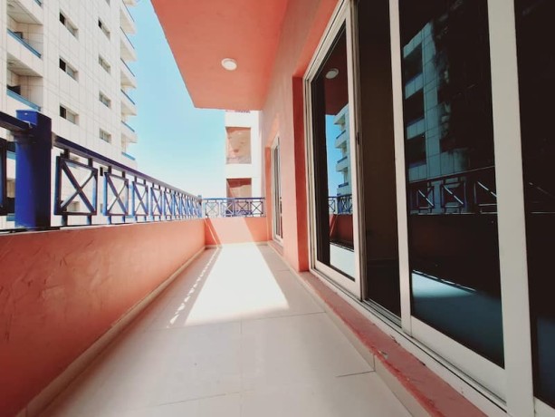 chiller-free-spacious-2bhk-with-maids-room-opposite-nmc-hospital-big-0