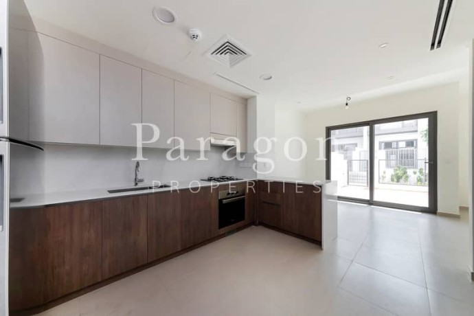 perfectly-located-across-pool-park-3-bed-big-3