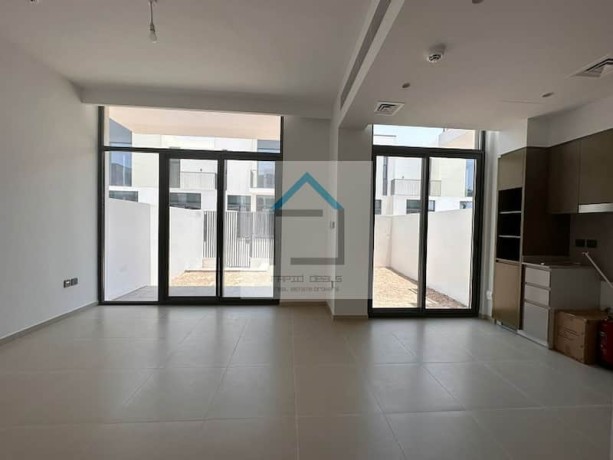 single-row-3br-for-rent-at-arabian-ranches-big-0