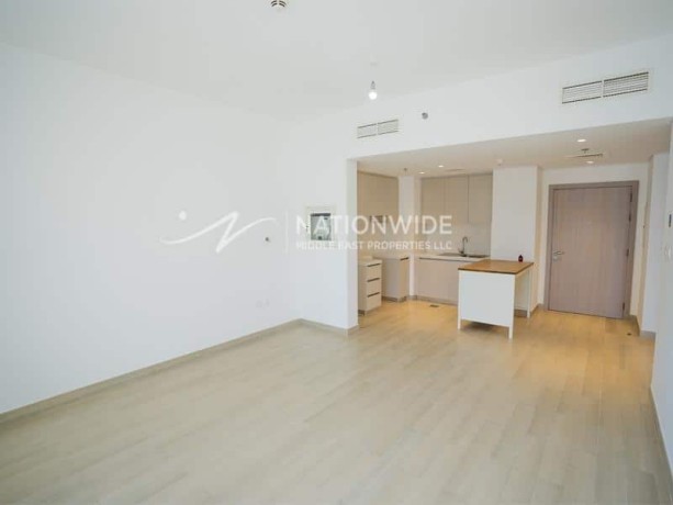 elegant-1br-ferrari-canal-views-best-location-big-2