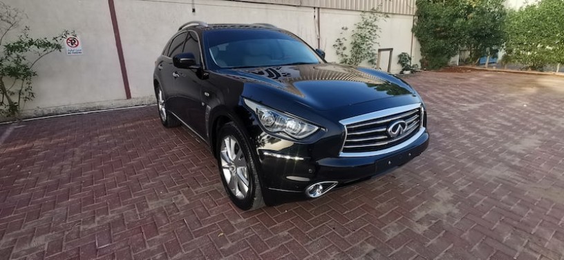 infiniti-qx70-2014-gcc-100original-paint-big-0