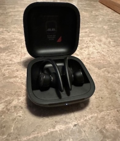 airpods-pro-2-brand-new-for-sale-big-0
